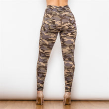 Load image into Gallery viewer, 59059HWBC Shascullfites High Waist Brown Camo Leggings