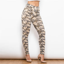 Load image into Gallery viewer, 62062MWSC Shascullfites Middle Waist Sand Camo Leggings