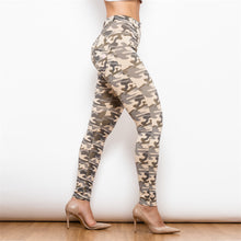 Load image into Gallery viewer, 62062MWSC Shascullfites Middle Waist Sand Camo Leggings