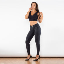 Load image into Gallery viewer, 2120BLCMLP Shascullfites lulu Black Camo Middle Waist Lifting Pants